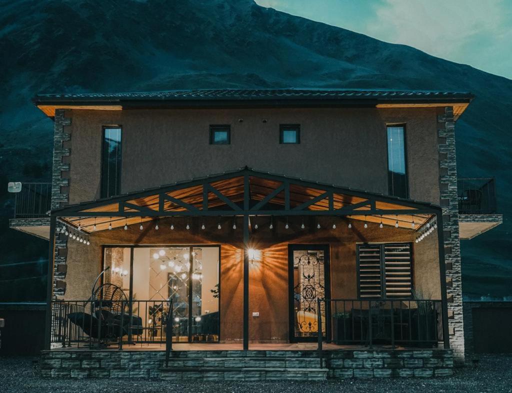 Holiday Home Казбеги Экстерьер фото